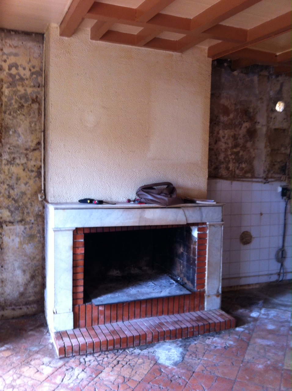Le salon cuisine avant travaux