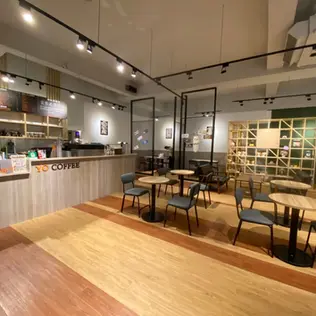 台中室內設計羽匠設計在店面的地板樣式