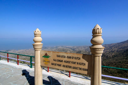 a sign that says rann ustav rann of kutch on it