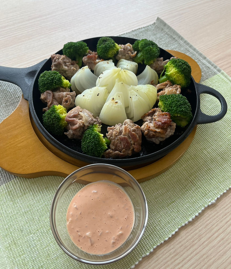 新玉ねぎと豚こまのホットサラダ