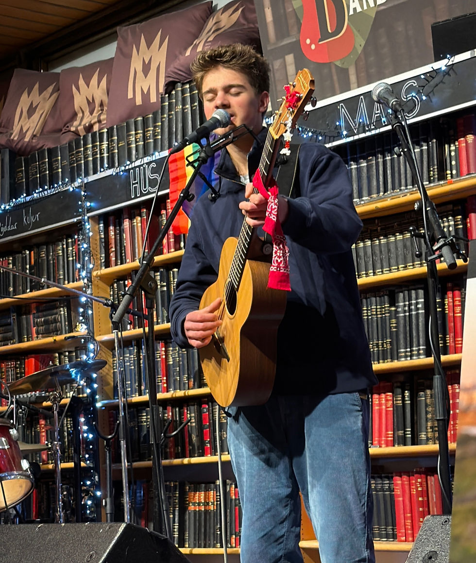 Nói Björgvinsson & ch3ry