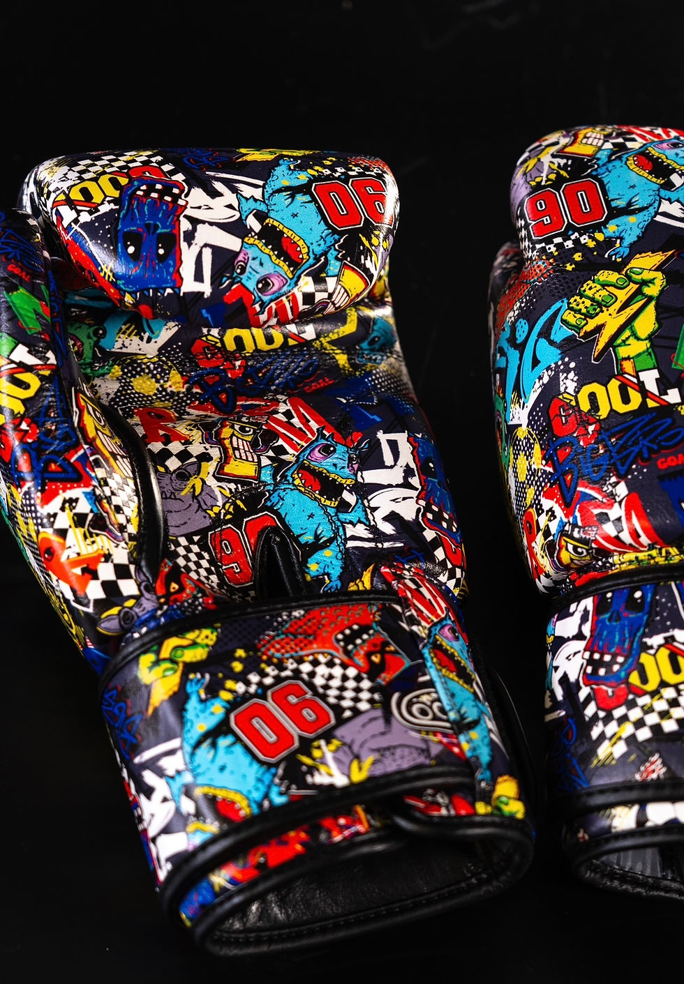 Thumbnail: UNION fighting Comic Book Muay Thai Boxing  Gloves