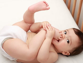 Thời gian lý tưởng để ngưng dùng tã cho bé