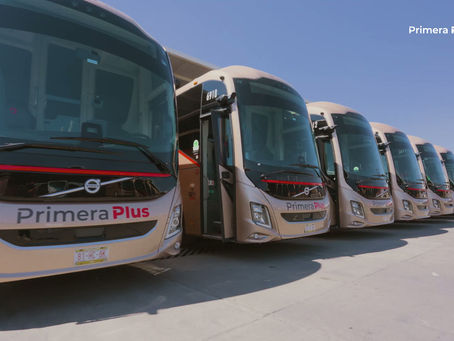 Video que presenta la incorporación de 24 nuevas unidades a la flota de Primera Plus, destacando confort, seguridad y tecnología para mejorar la experiencia de viaje.