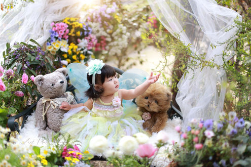 キラキラかわいい1歳バースデー・お誕生日フォト | お庭おうちスタジオアートフォトガーデン｜シンプルな料金プラン｜人見知り＆場所見知りのお子様welcome！｜撮影パターン多数｜兵庫県｜太子（たつの・姫路・相生・赤穂・宍粟）