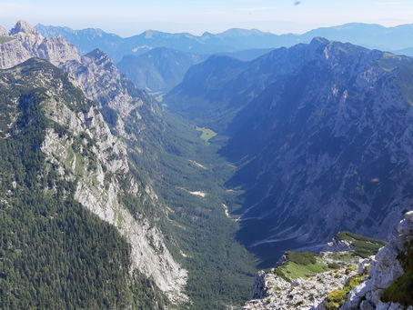 EXPLORING THE KOMNA PLATEAU