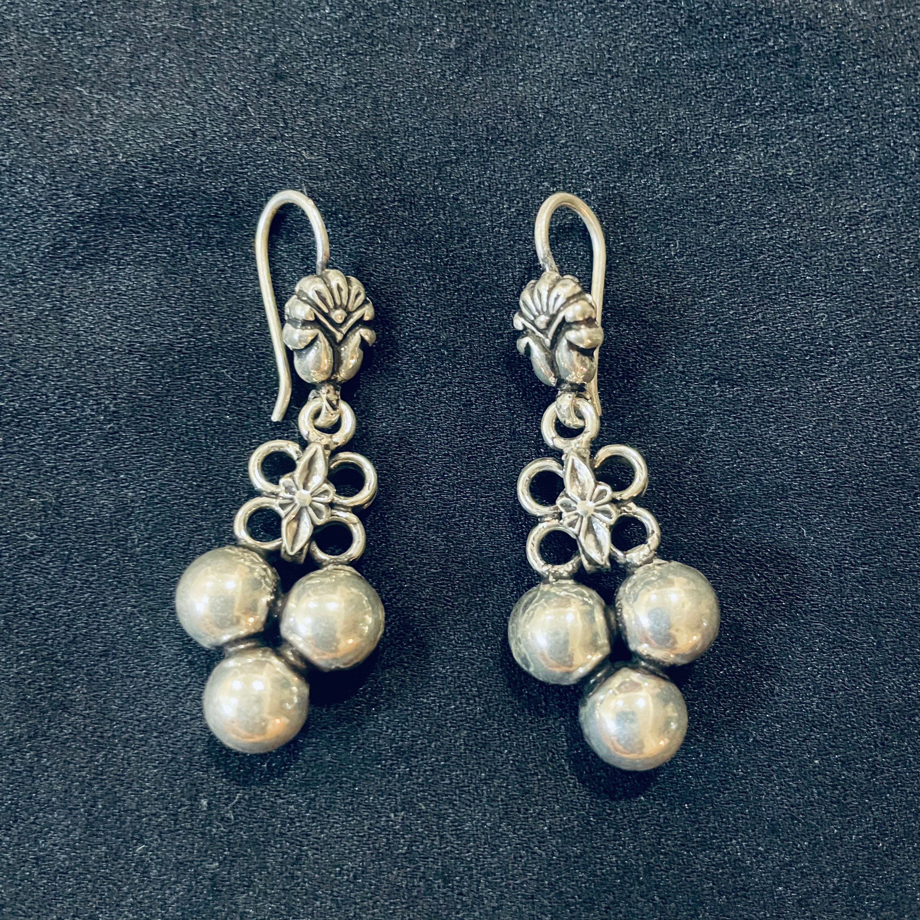 925 Sterling Silver Oxidised Earrings- 3 Beads Angoor