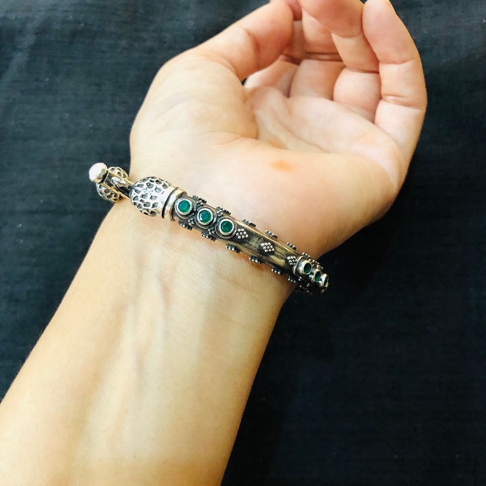 Thumbnail: 925 Sterling Silver Oxidised Kada Bangle- Green Stone Studded