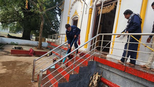 जगदलपुर श्री लक्ष्मी नारायण मंदिर में प्रदेश बीजेपी अध्यक्ष ने किया श्रमदान....