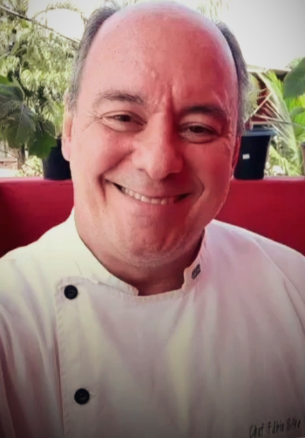 Chef Fabio Silva apresentando BVT dolmã na varanda casa_edited_edited_edited_edited_edited