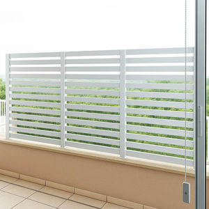 Varanda com Persiana de Alumínio