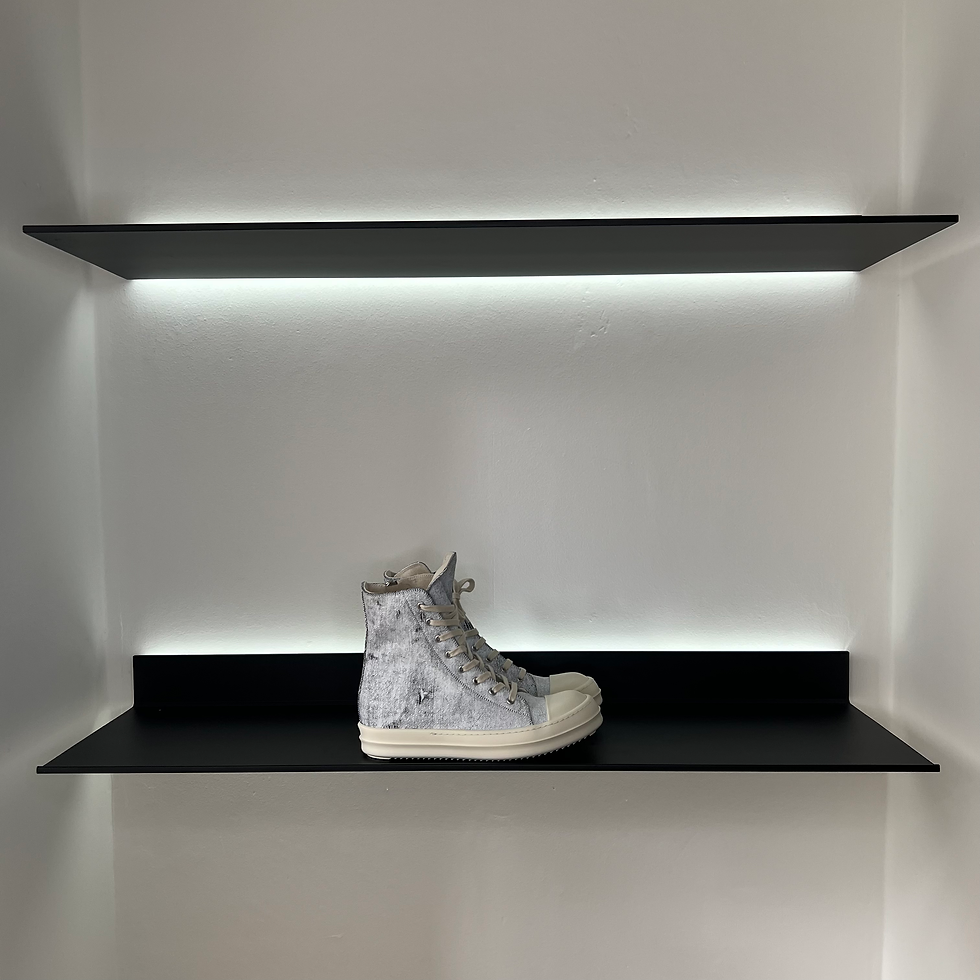 Thumbnail: SNEAKERS