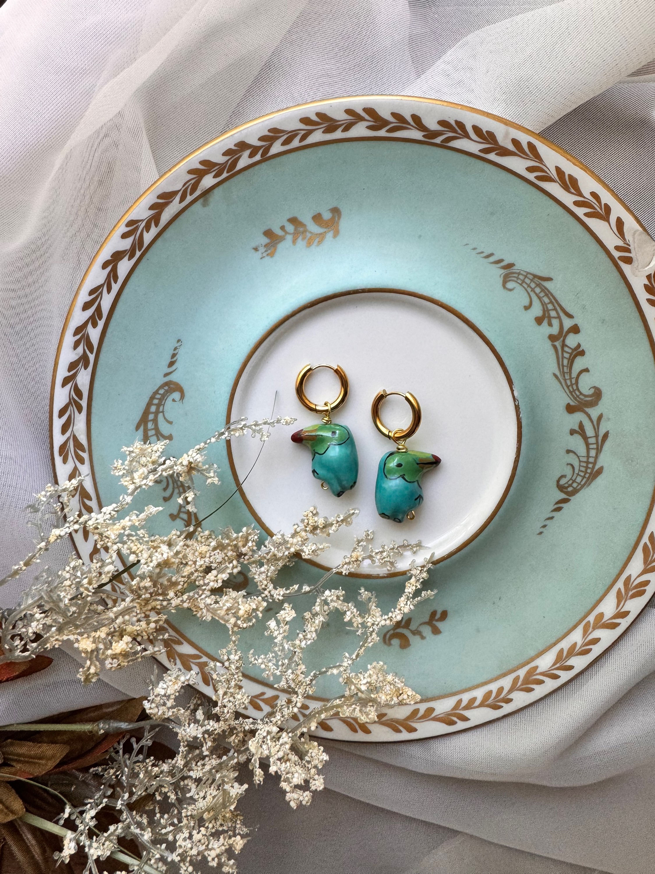 Tarzan toucan in turquoise 