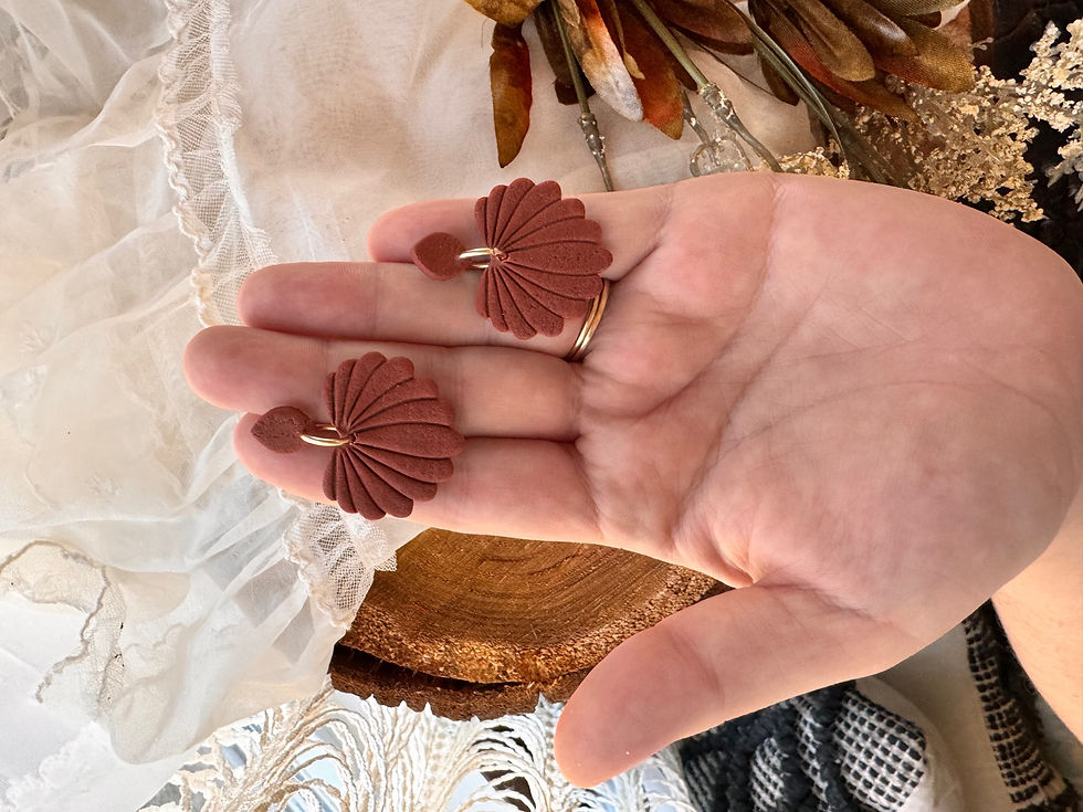 Thumbnail: Faye in terracotta 