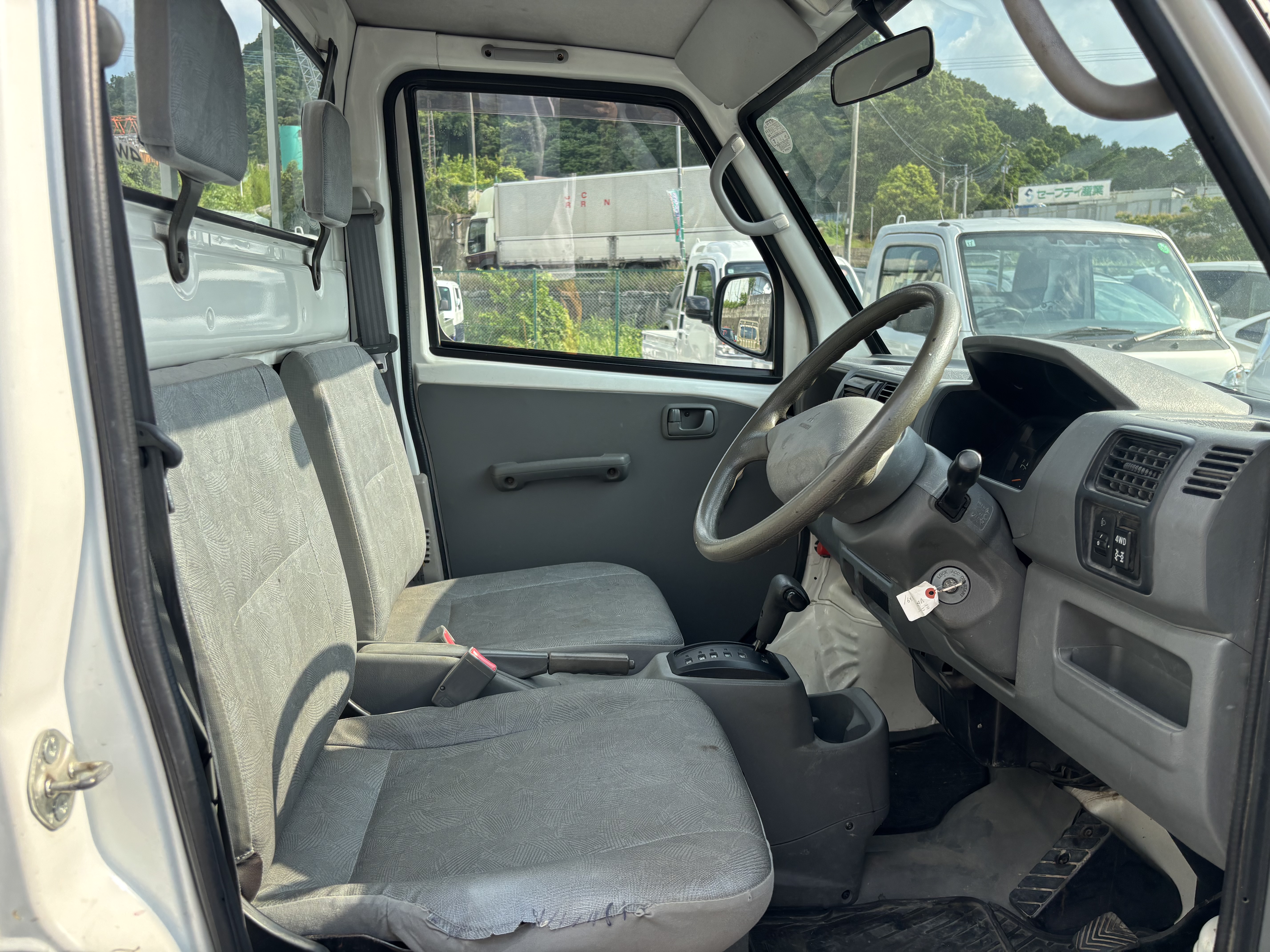 2006 Mitsubishi Minicab JDM car for sale — photo 5 of 6