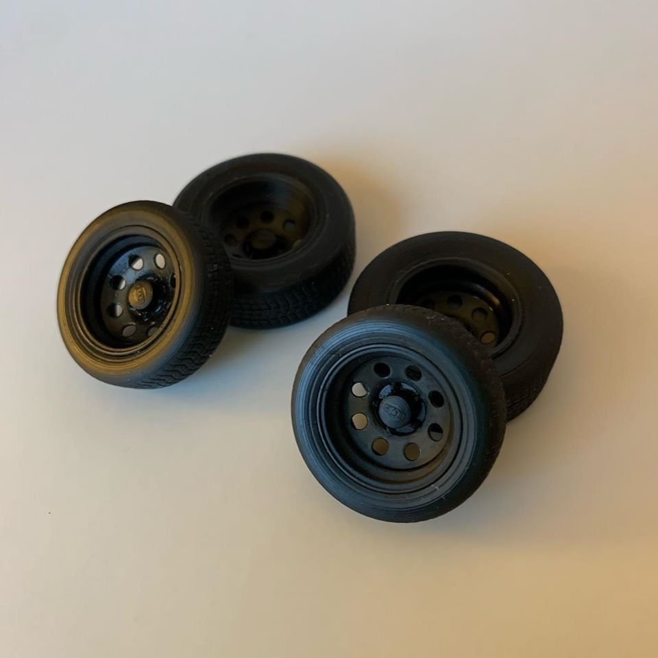 Thumbnail: 1:25 17” Crager Soft Wheel and Standard Tire