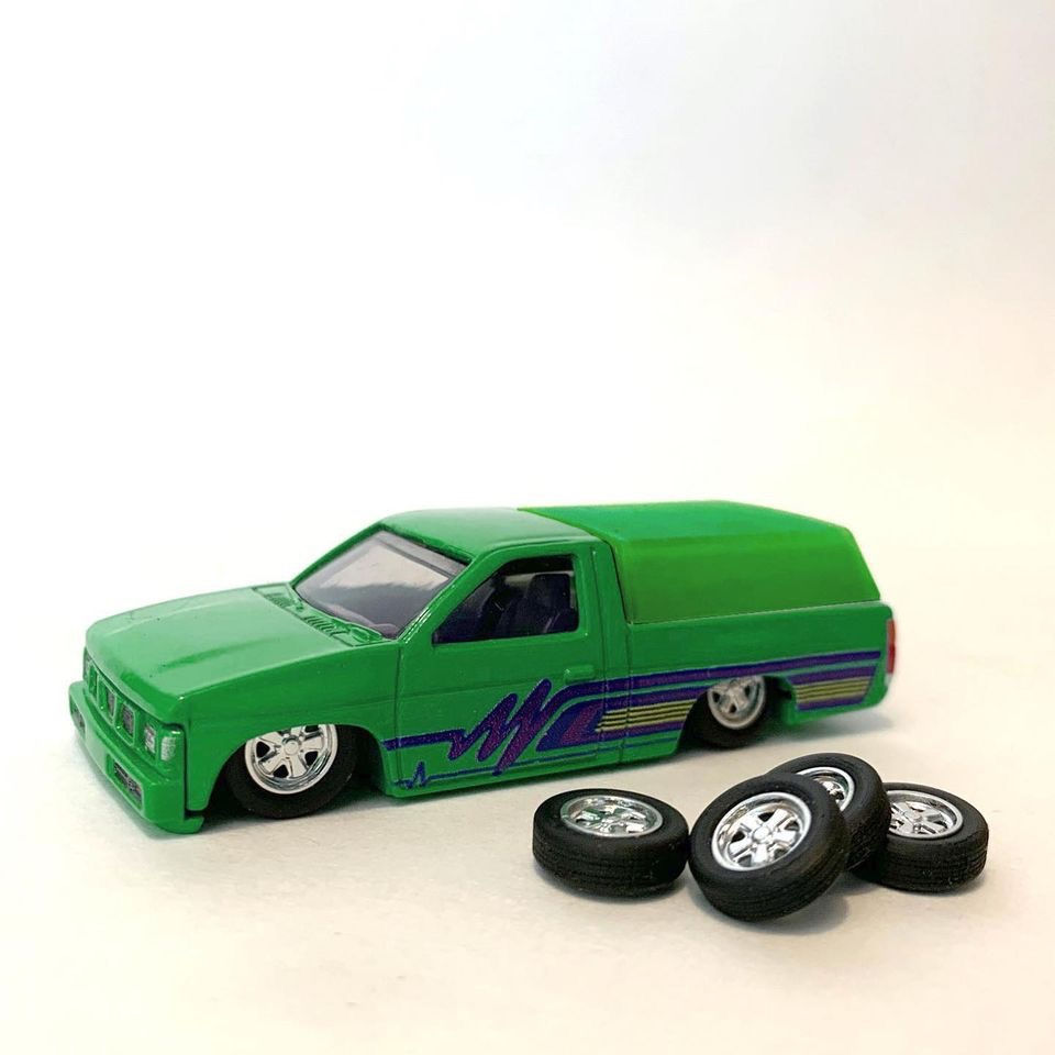 Thumbnail: 1:64 Porsche Fuchs in same size tires