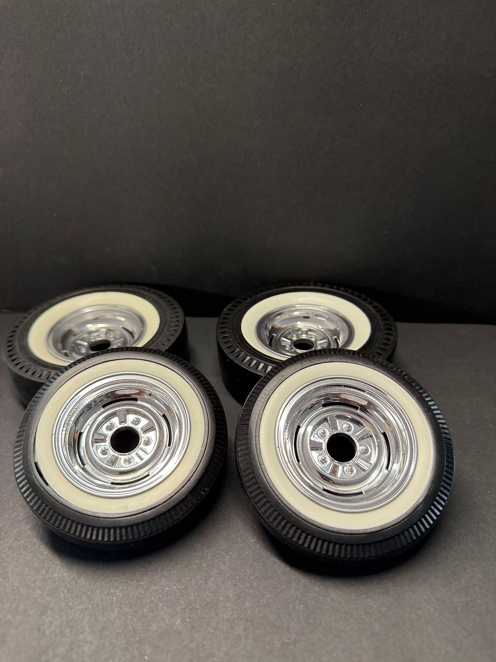 Thumbnail: 1:8 Stock chrome steel wheels