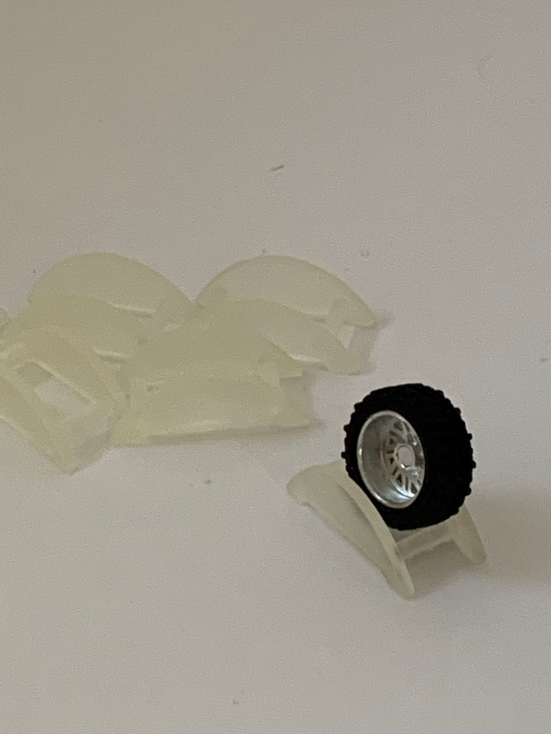 1:64 set of 8 Display Stands for 26” Wheels