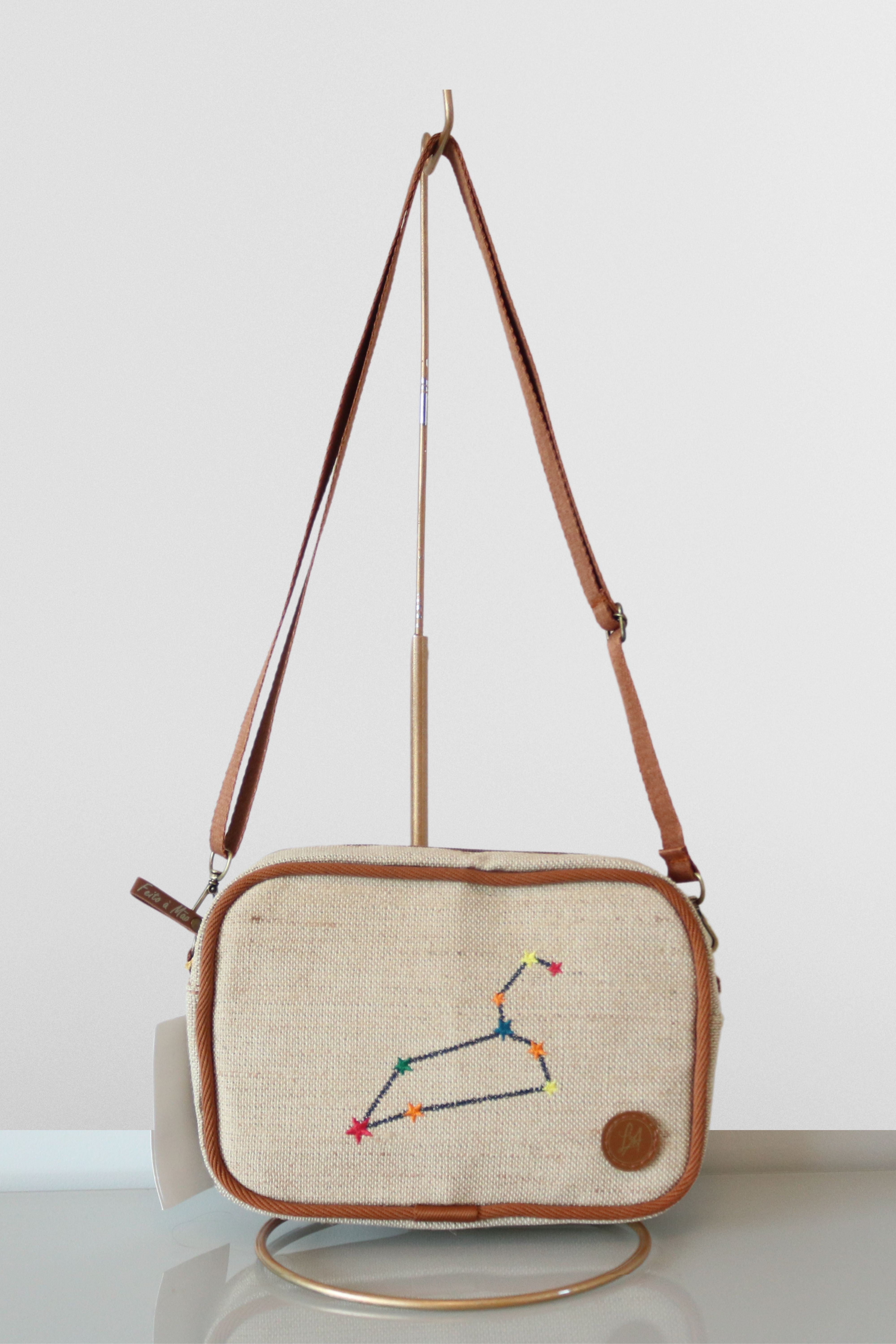 Bolsa Transversal Constelações -Leão