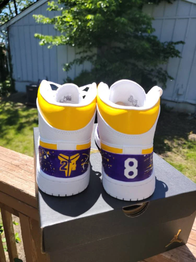 Thumbnail: Kobe splatter Jordan 1
