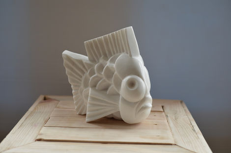 Quirky, twisting fish with eyes looking in different directions.