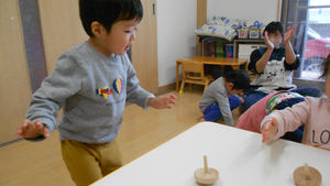 手回しコマに挑戦中!その2