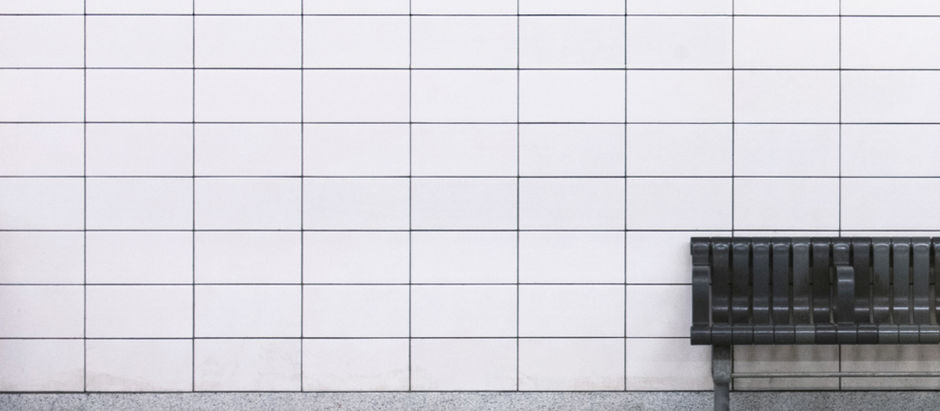 Wartungsarbeiten an Bauelementen eines Mehrfamilienhauses