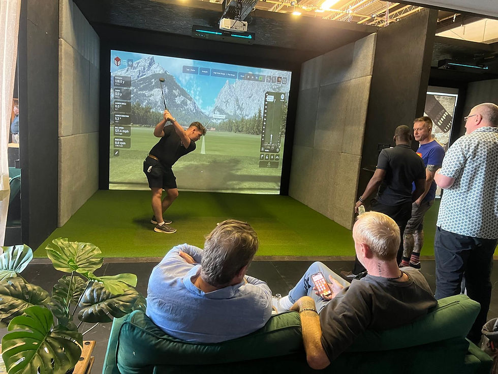 Networking in full swing—where business meets the fairway.