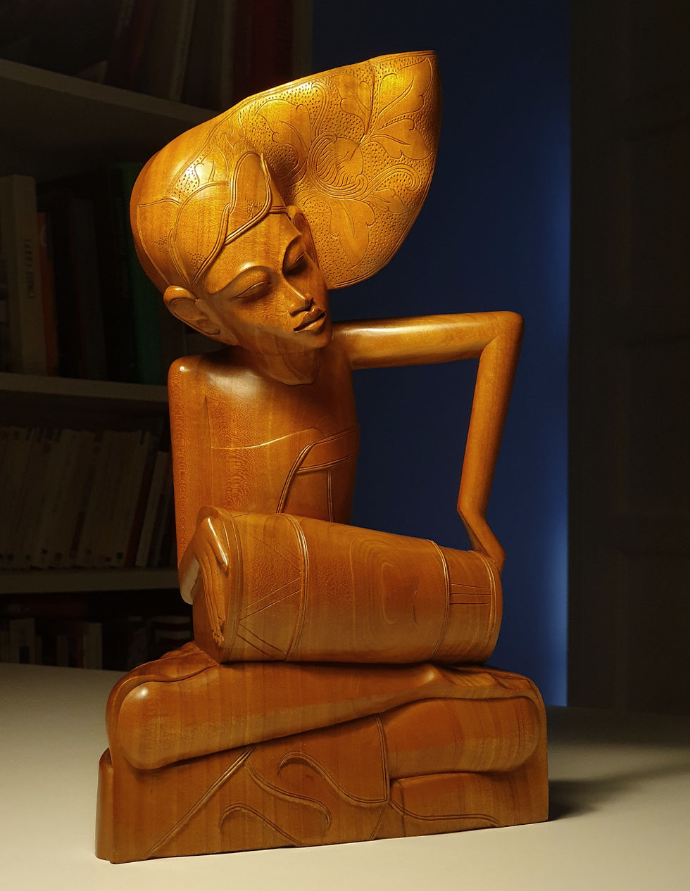 Joueur de tambour balinais de style art déco ou wayang