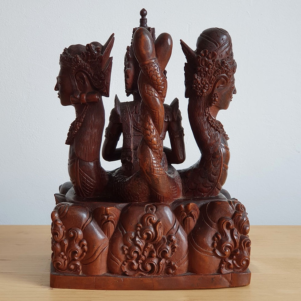 Statue balinaise représentant Kashyapa entouré de nagas