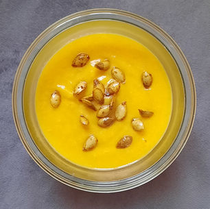 Velouté de courge au beurre noisette & graines épicées