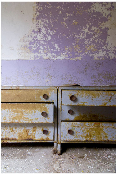 Dresser.jpg