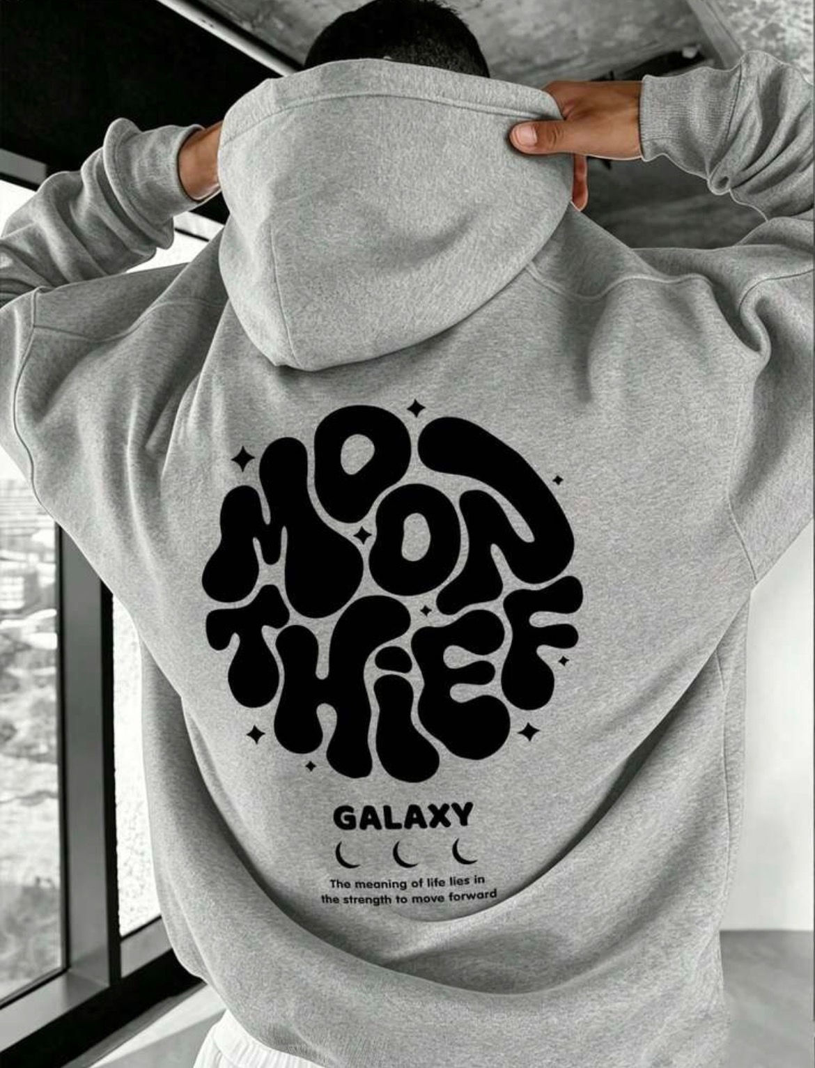 Sweat à capuche au style streetwear et décontracté