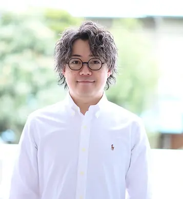 長田プロフィール001.webp
