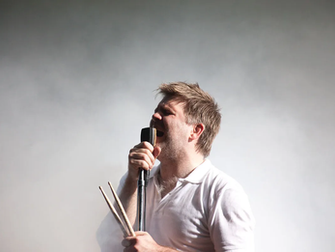 James Murphy con LCD Soundsystem, 2010, : Festival Bonnaroo (Manchester, Tennessee, Estados Unidos)