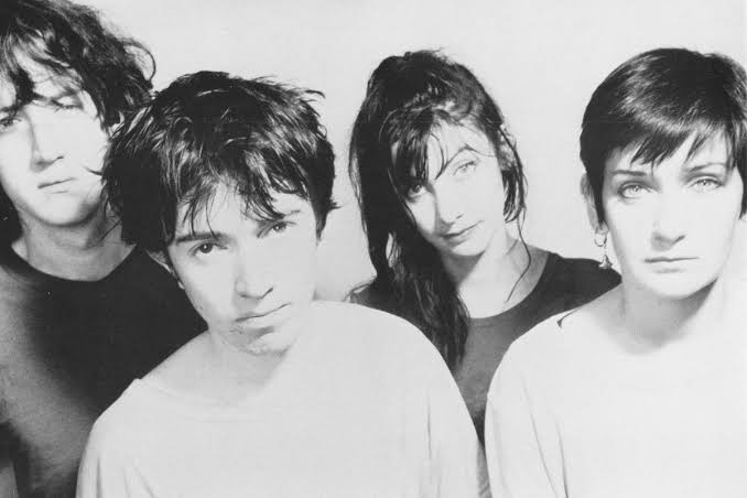 Retrato en blanco y negro de primer plano de la banda My Bloody Valentine en Londres, año 1988