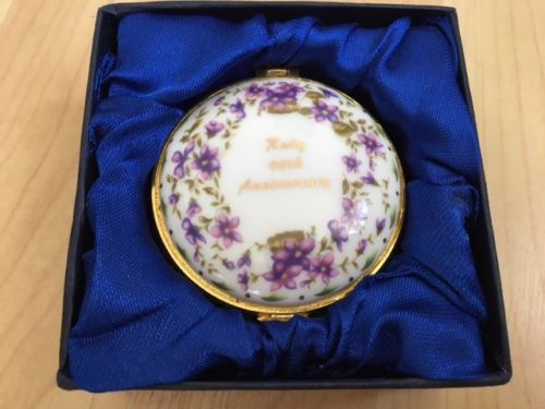 Thumbnail: Ceramic anniversary wedding trinket boxesLEONARDOCOLLECTIONChoices25th,40th,50th