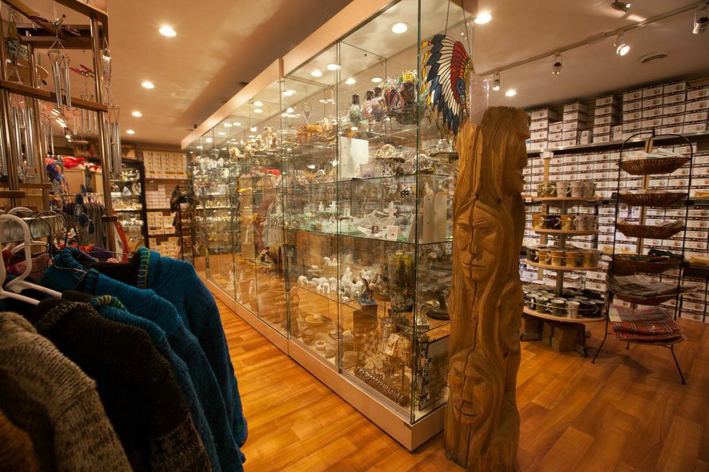 Rama native tobacco gifts cigar Ontario Rama Moccasin and Smoke