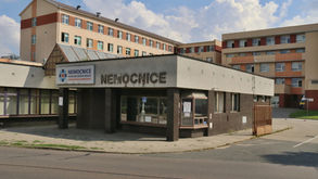 Chrudimská nemocnice získá téměř 90 nových parkovacích míst