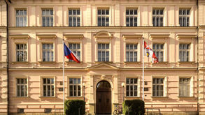 Kraj pokračuje v boji za změnu rozpočtového určení daní. Do Sněmovny zamíří další dvě zákonodárné iniciativy.