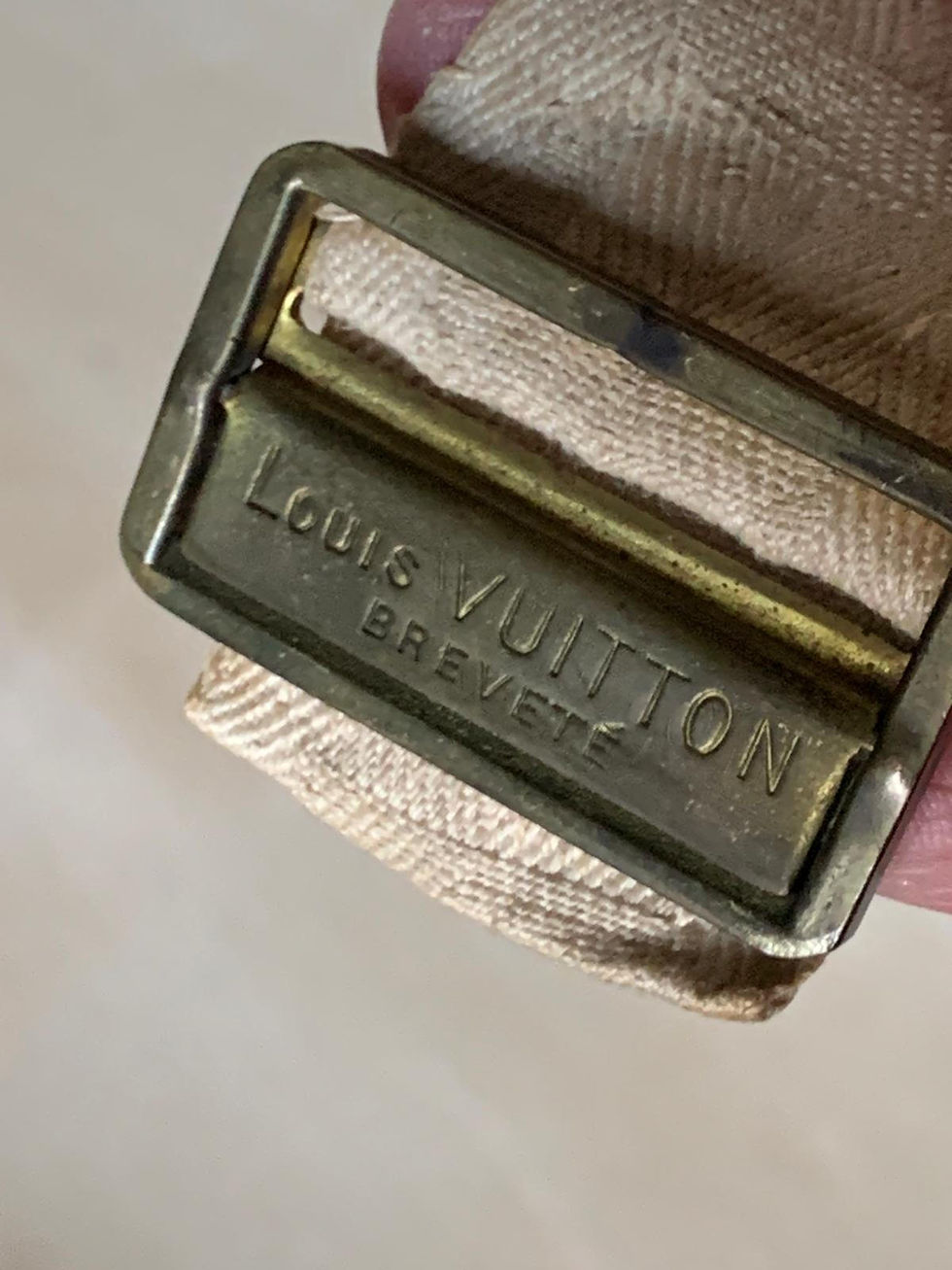 Miniatura: LOUIS VUITTON – Grande Baule Courrier Monogram Francia, circa 1910–1920