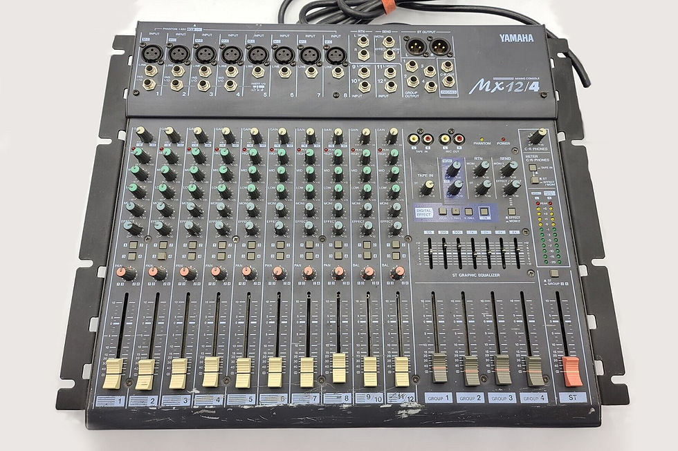 Yamaha MX12/4 Mixer