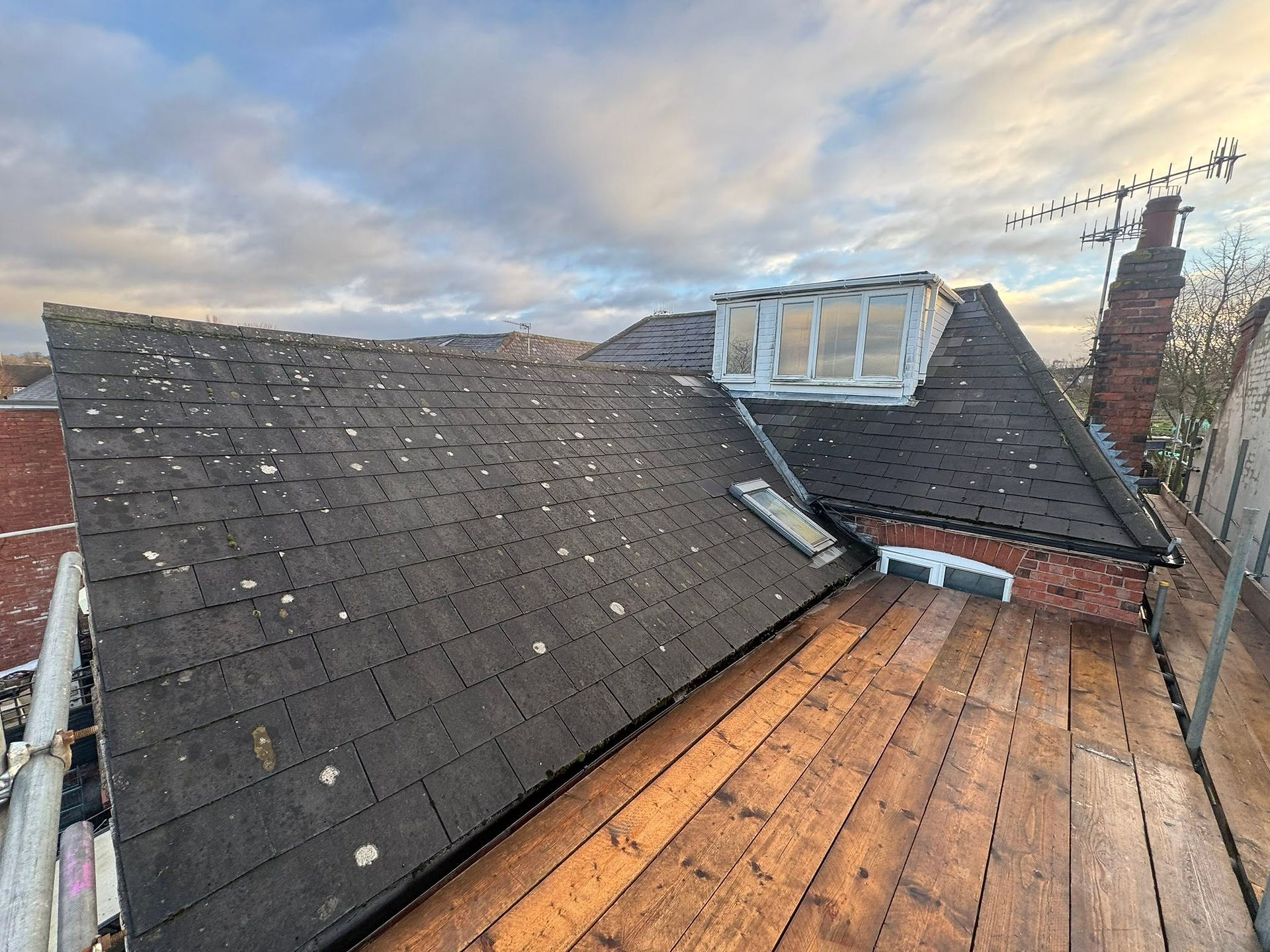 Stapleford reroof before picture of the extension with dormer