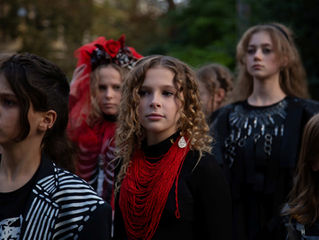 Set designer's workshop for children: display of theatre costumes from the School of Arts for the Free and Caring