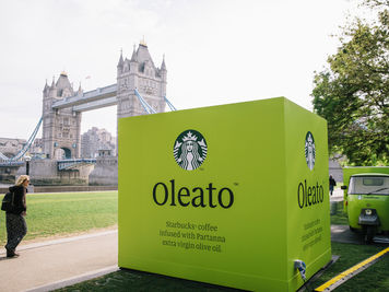 Starbucks experiential marketing tower bridge