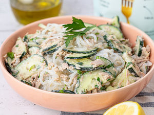 Keto letnja salata sa NUTRIFIT špagetama i tunjevinom