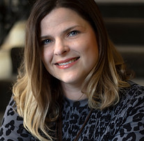 Holly Seddon headshot.jpg