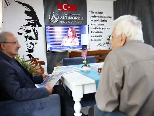 Çay 5 Lira, Sohbet Bedava