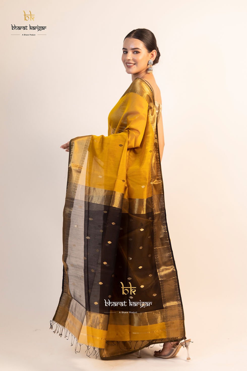 Thumbnail: Maheshwari handloom Saree(Product code-SE136)